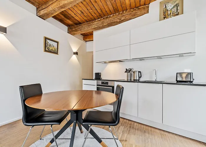 Exquisite In Old Town Апартаменты